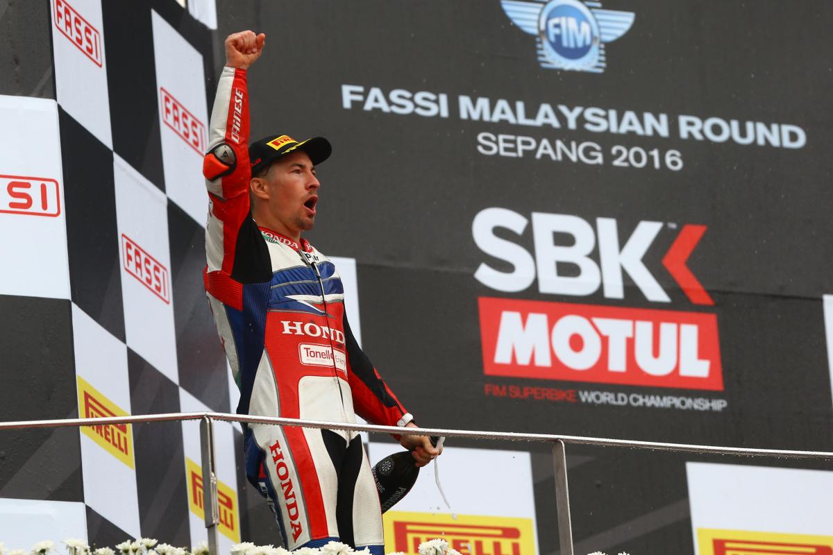 WSBK Sepang: Shaina interviews Tom Sykes!