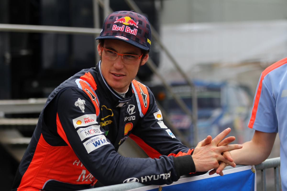 WRC Rally de Portugal: Fiery exit for Paddon