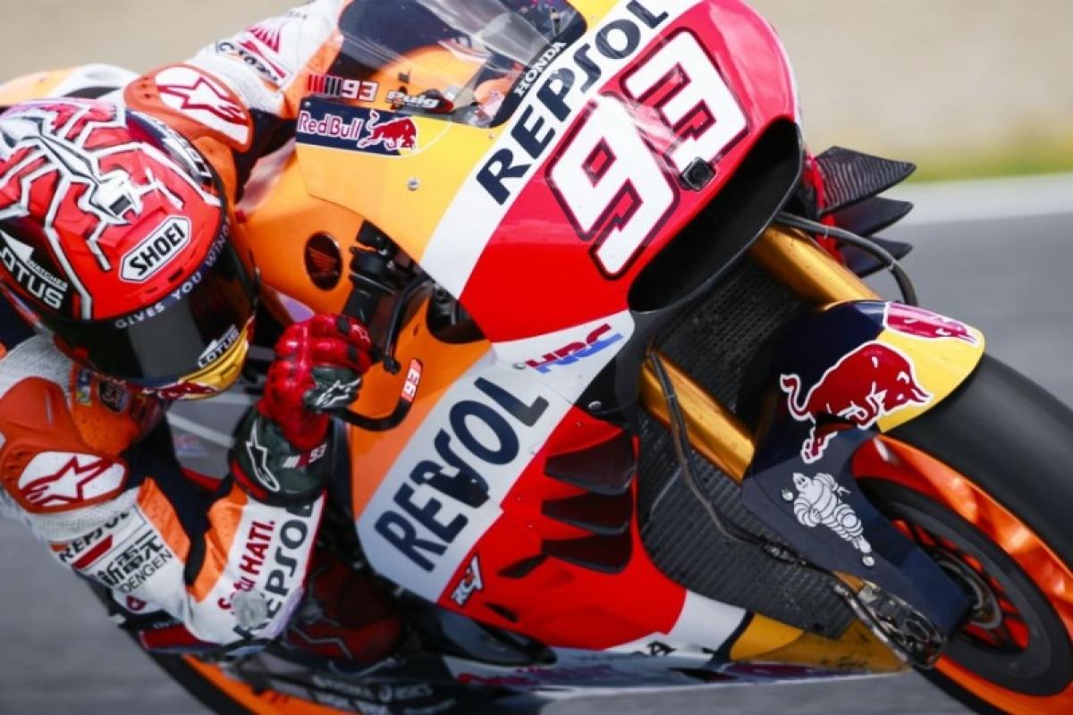 MotoGP: Rossi: 'We'll continue with conventional fuel tank'