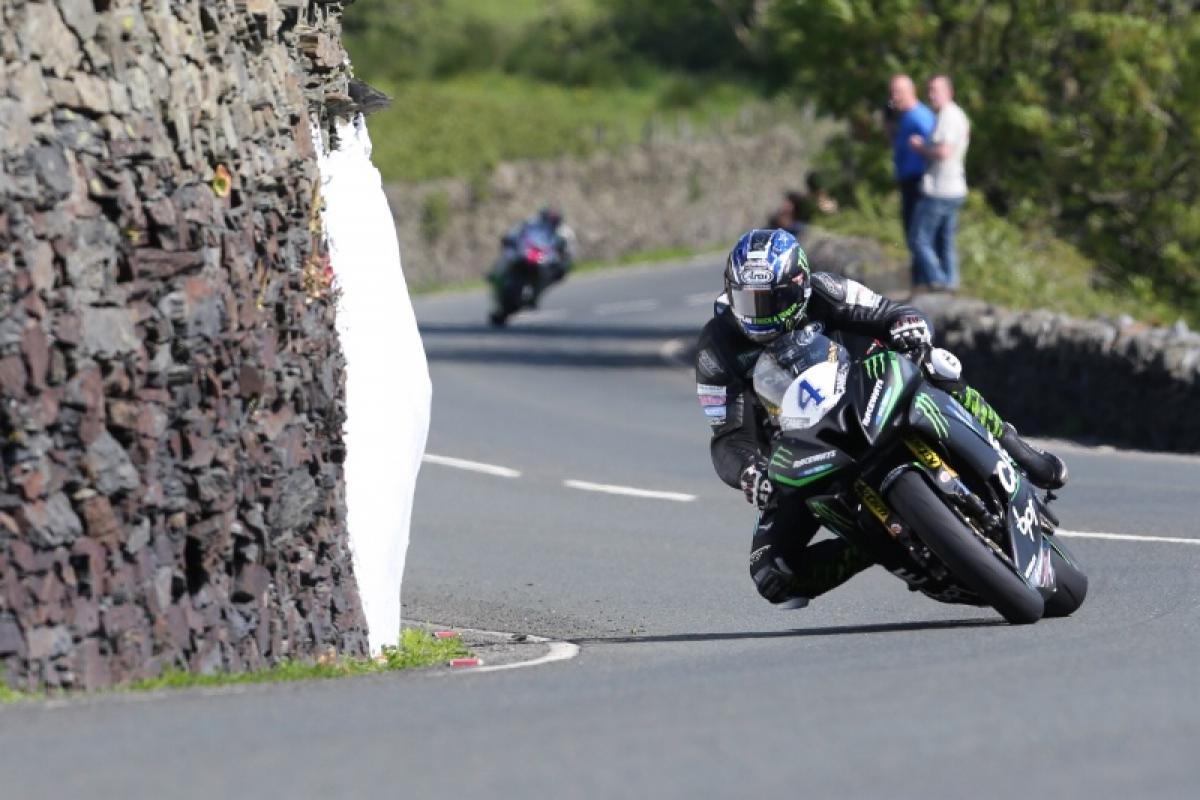 TT 2016: Andrew Soar killed in Senior race
