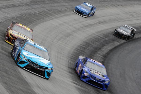 FBI mengesampingkan kejahatan rasial setelah jerat ditemukan di garasi Bubba Wallace