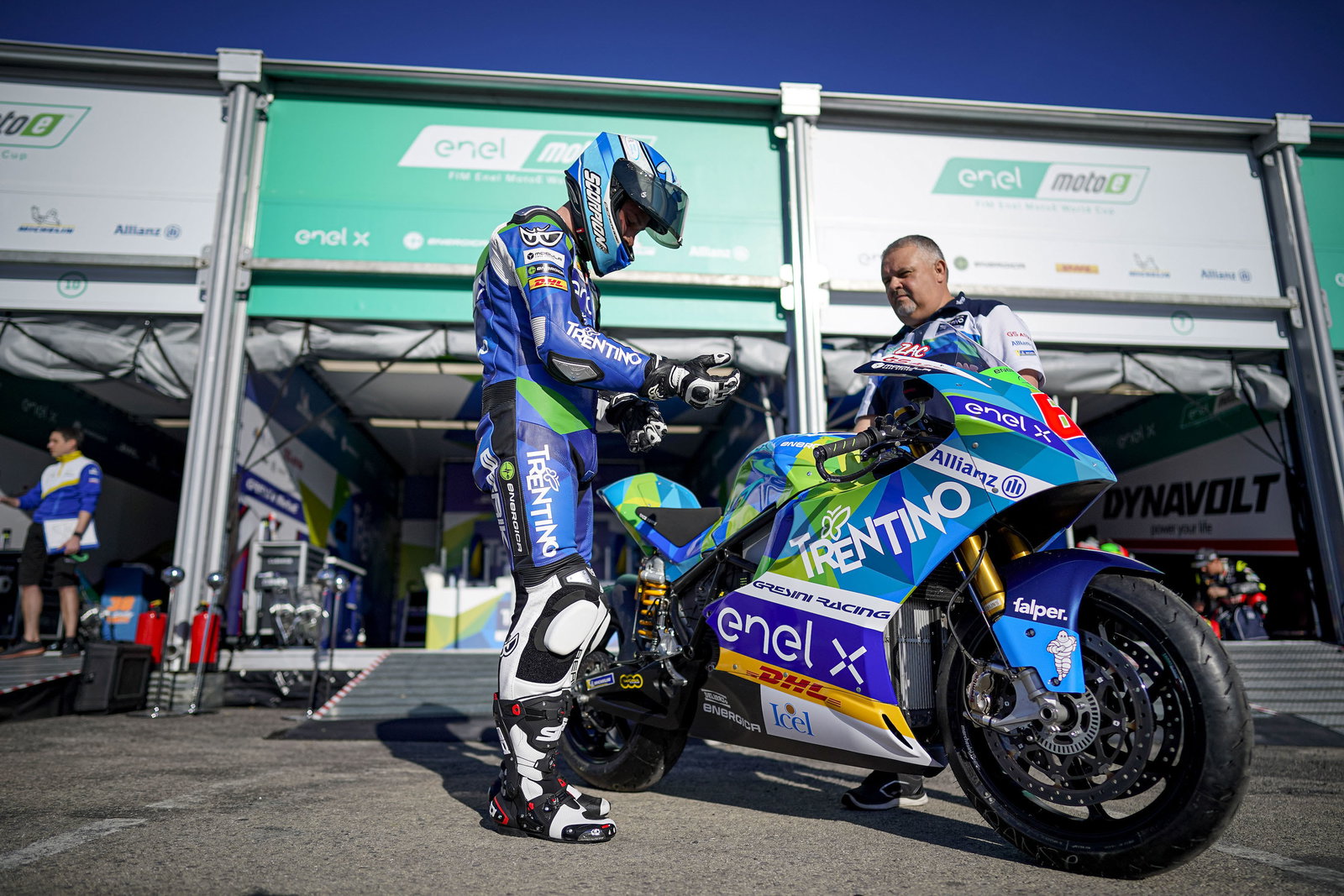 Vinales wants more wild-cards for Lorenzo